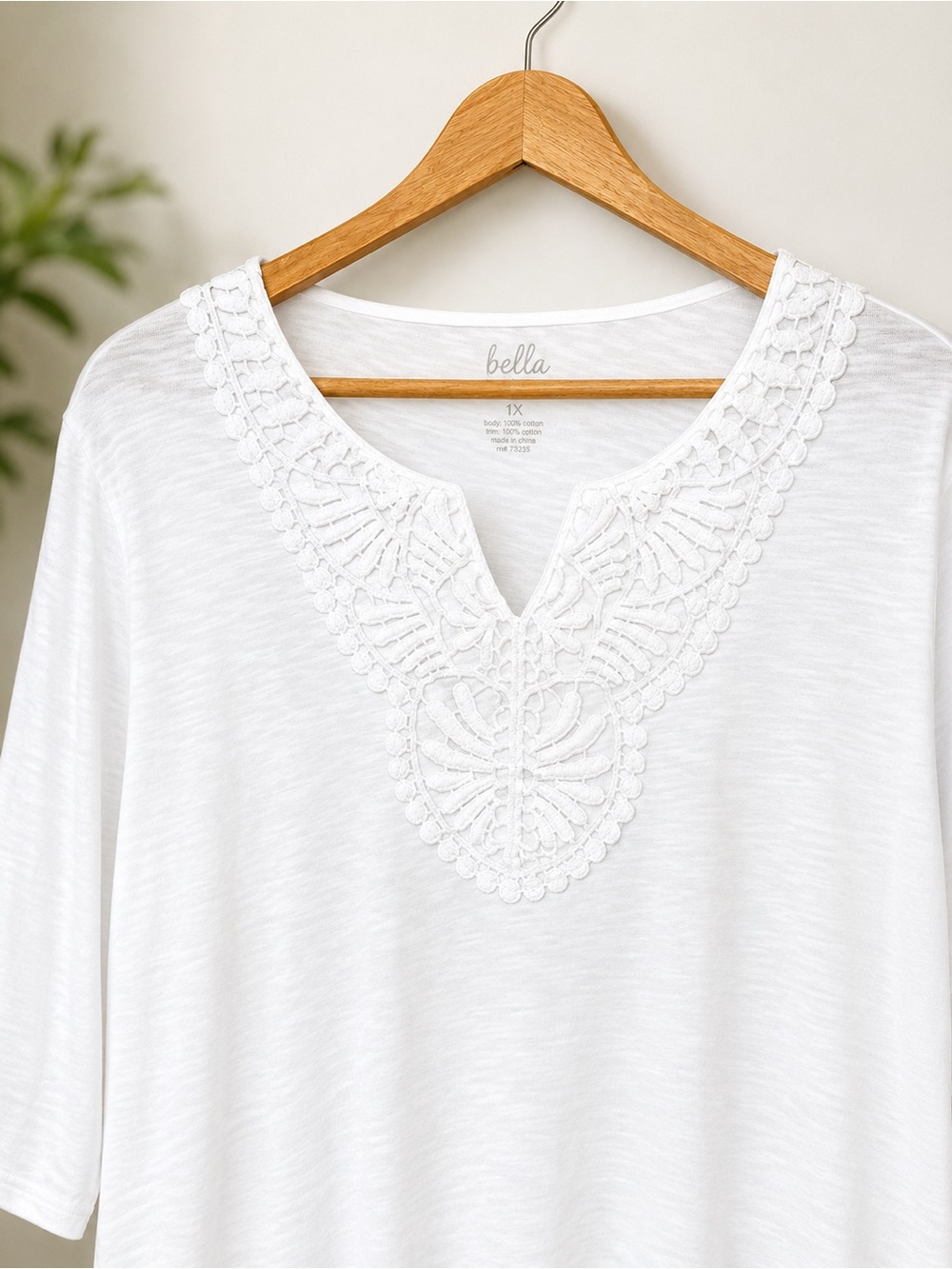 *NWT* Coral Bay White V-Neck with Embroidery - Size 1X